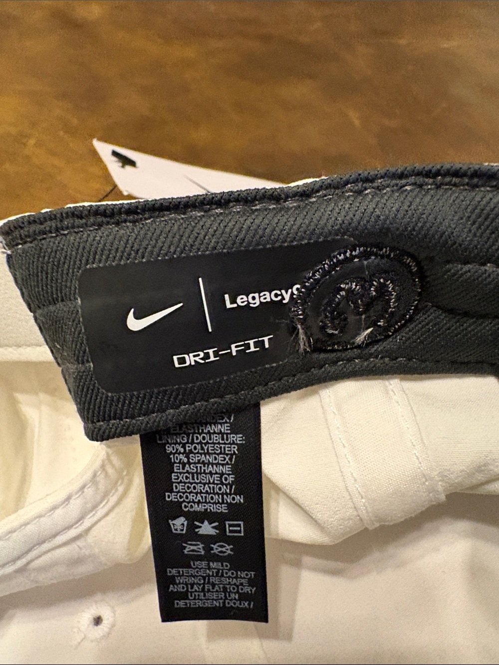 Nike White Baseball Cap with Black Embroidered Horse Patch - Picture 7 of 7